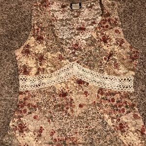 Lace sleeveless top
